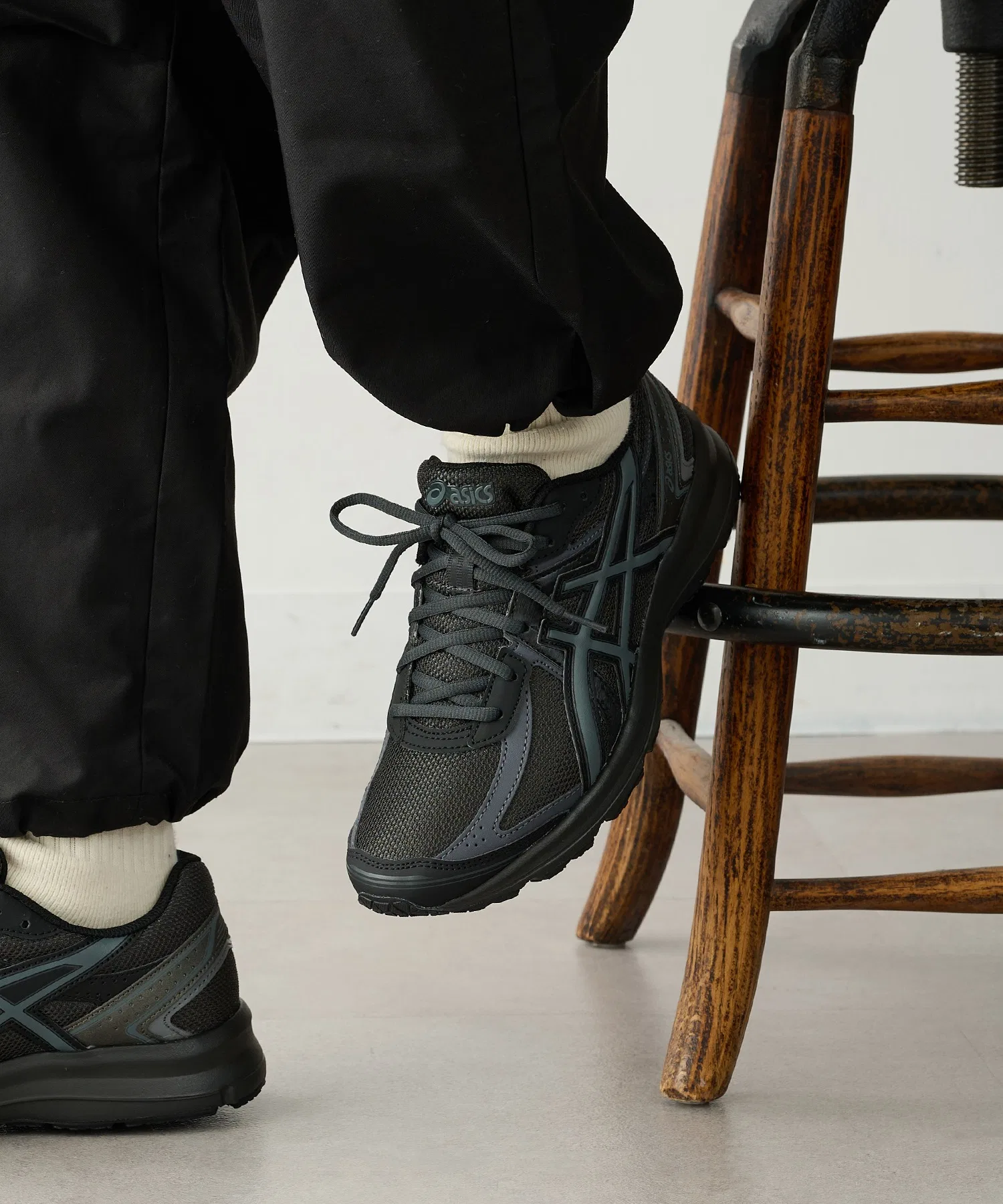 Унисекс кроссовки ASICS JOG 100S серые — фото 2