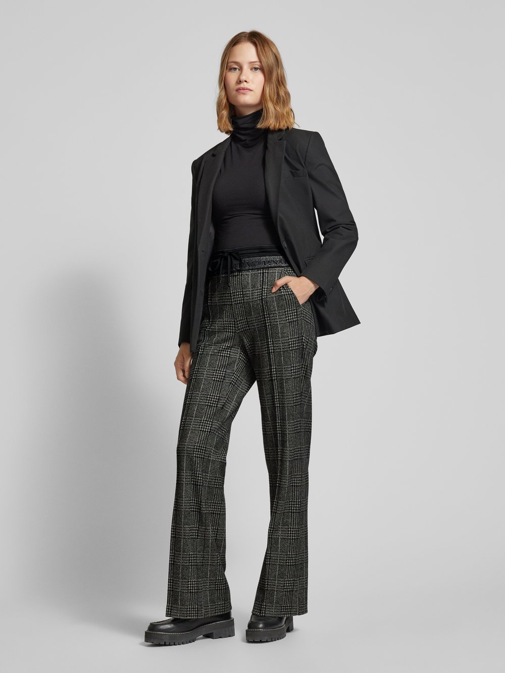 

Брюки прямого кроя с завязками на шнурке Cambio, черный