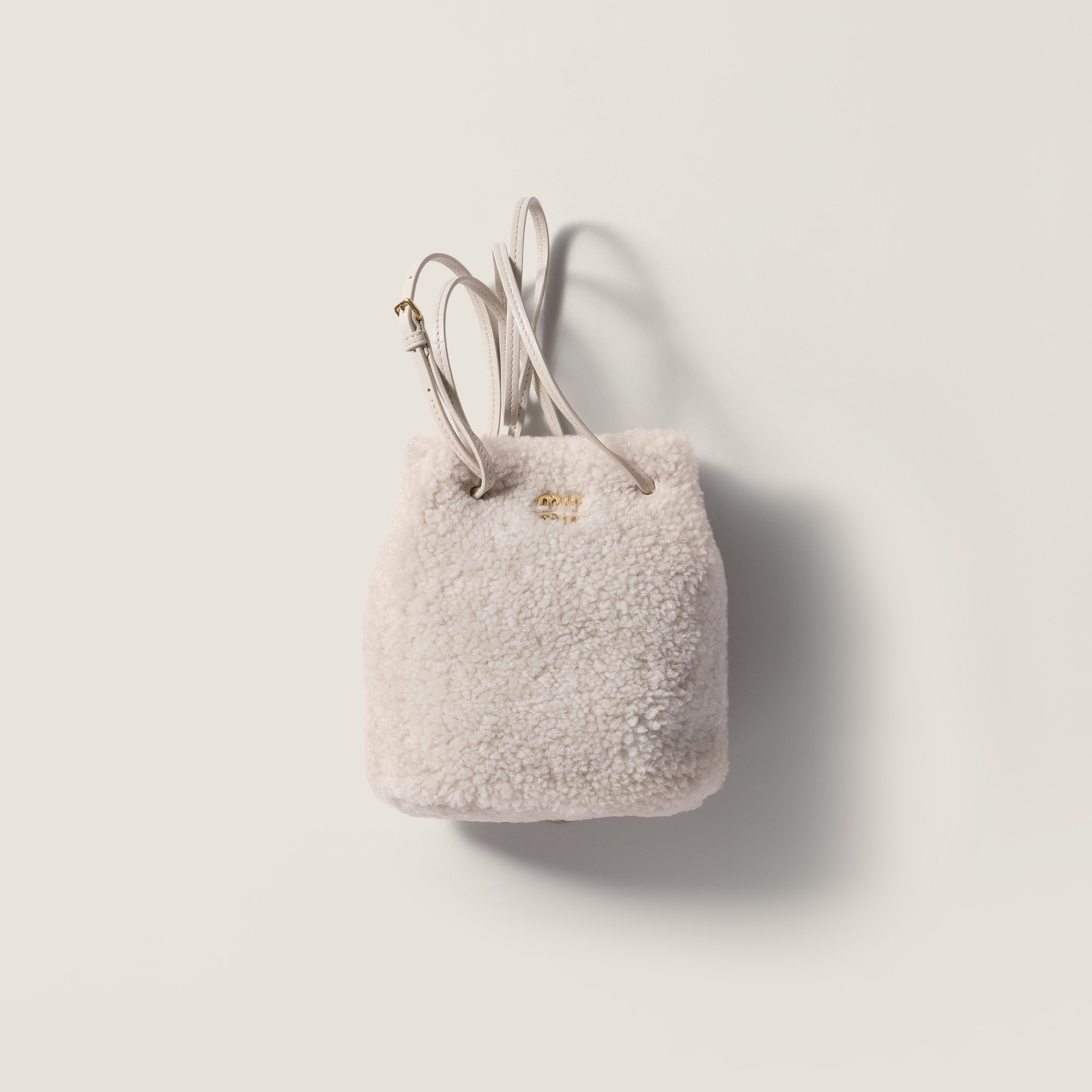 

Сумка из овчины MIU MIU, слоновая кость