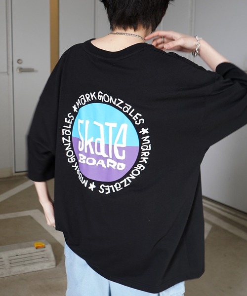 

Футболка унисекс оверсайз с принтом и вышивкой Mark Gonzales, черный