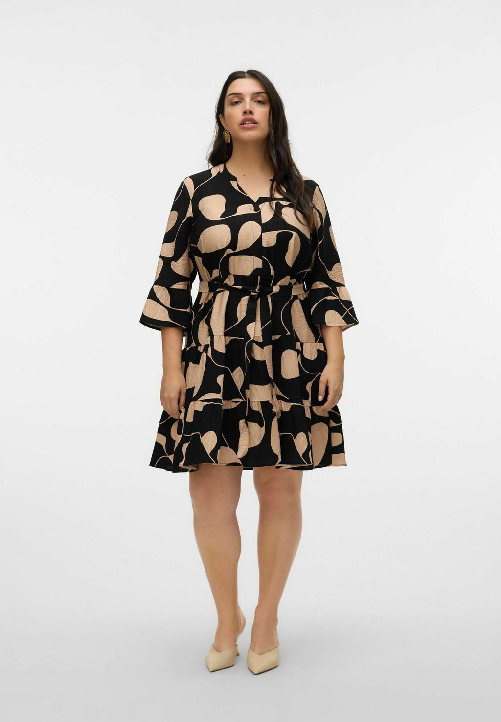 

Повседневное платье Vero Moda Curve, черный