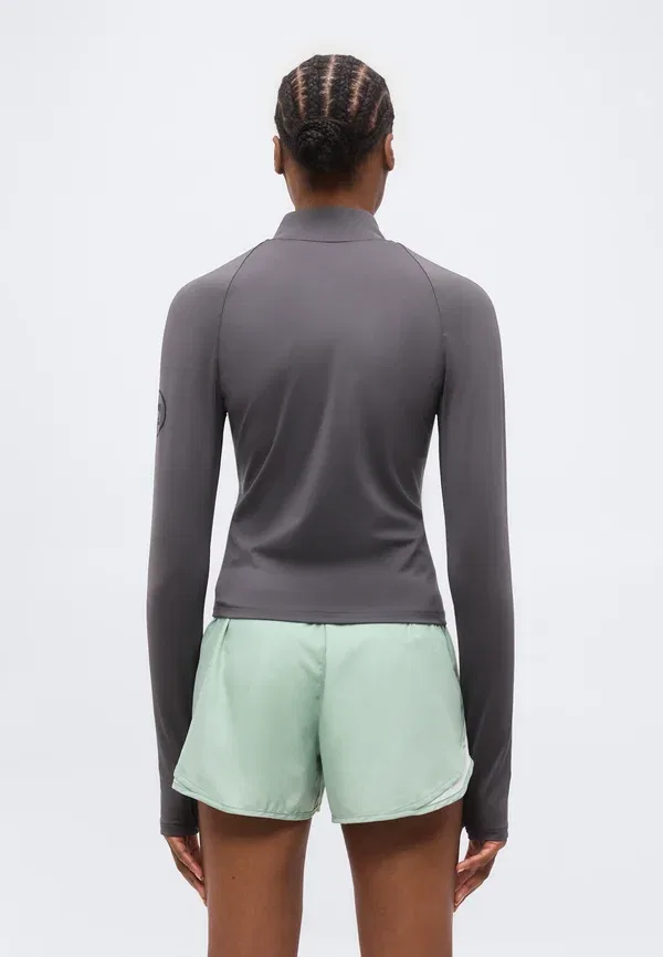 Куртка для бега Swift Running Jacket Nike Performance, средне-серый — фото 3