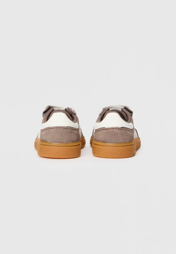 Игровые кроссовки handball spezial cf el i baby shoes Adidas Originals, Earth Strata/Off White/Gum — фото 3