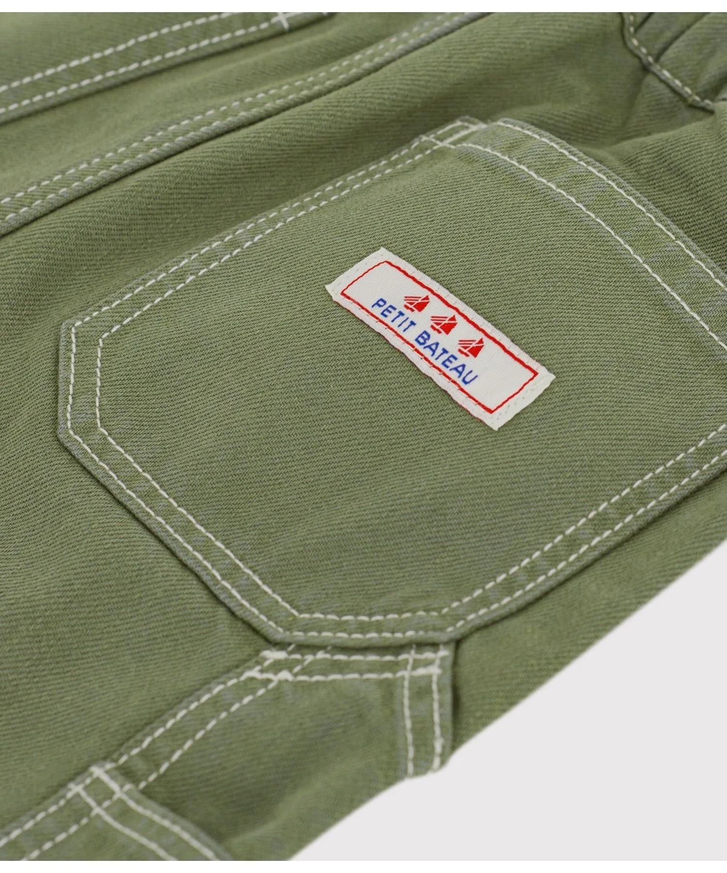 Детские штаны из хлопка и лиоцелла PETIT BATEAU цвета хаки — фото 4