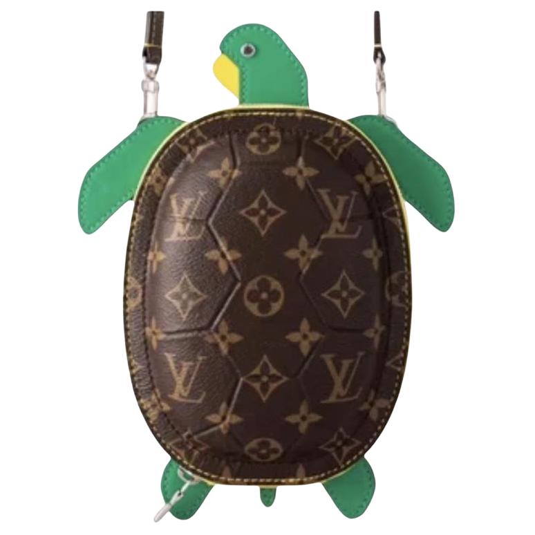 LOUIS VUITTON Кожаный наплечный рюкзак мини мужской зеленый и коричневый — фото 2