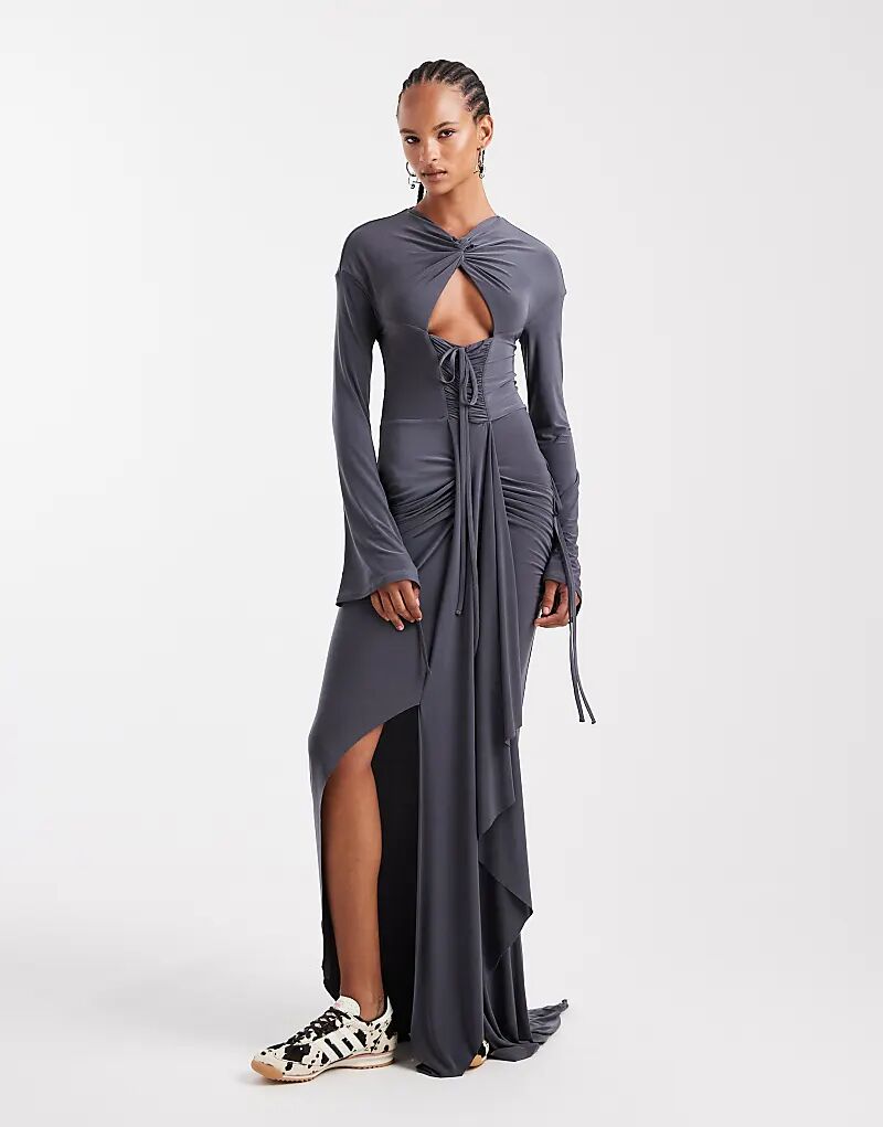 

Платье макси ASOS DESIGN с вырезом спереди, талией и имитацией канавки серого цвета