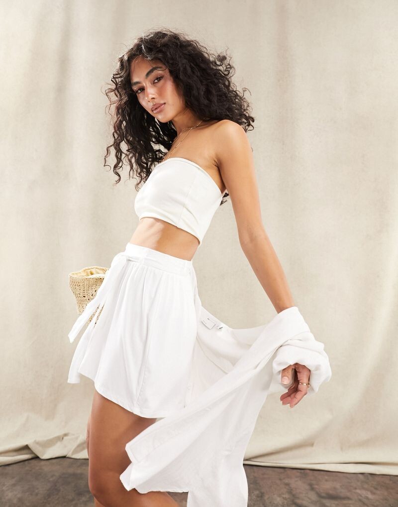 

Белый короткий ремень с завязками ASOS DESIGN