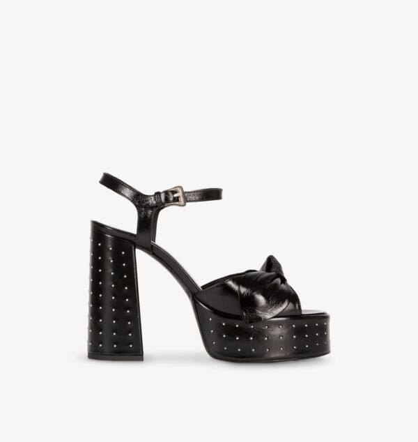 Босоножки на каблуке из кожи с отделкой из заклепок The Kooples, черный