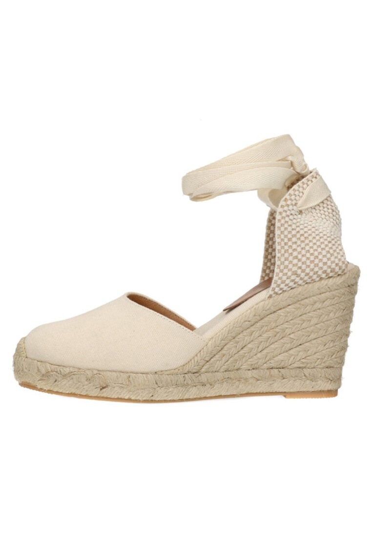 Босоножки на танкетке Manfield, цвет white