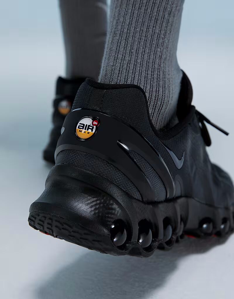 Кроссовки Nike Air Max DN8 черного цвета — фото 3