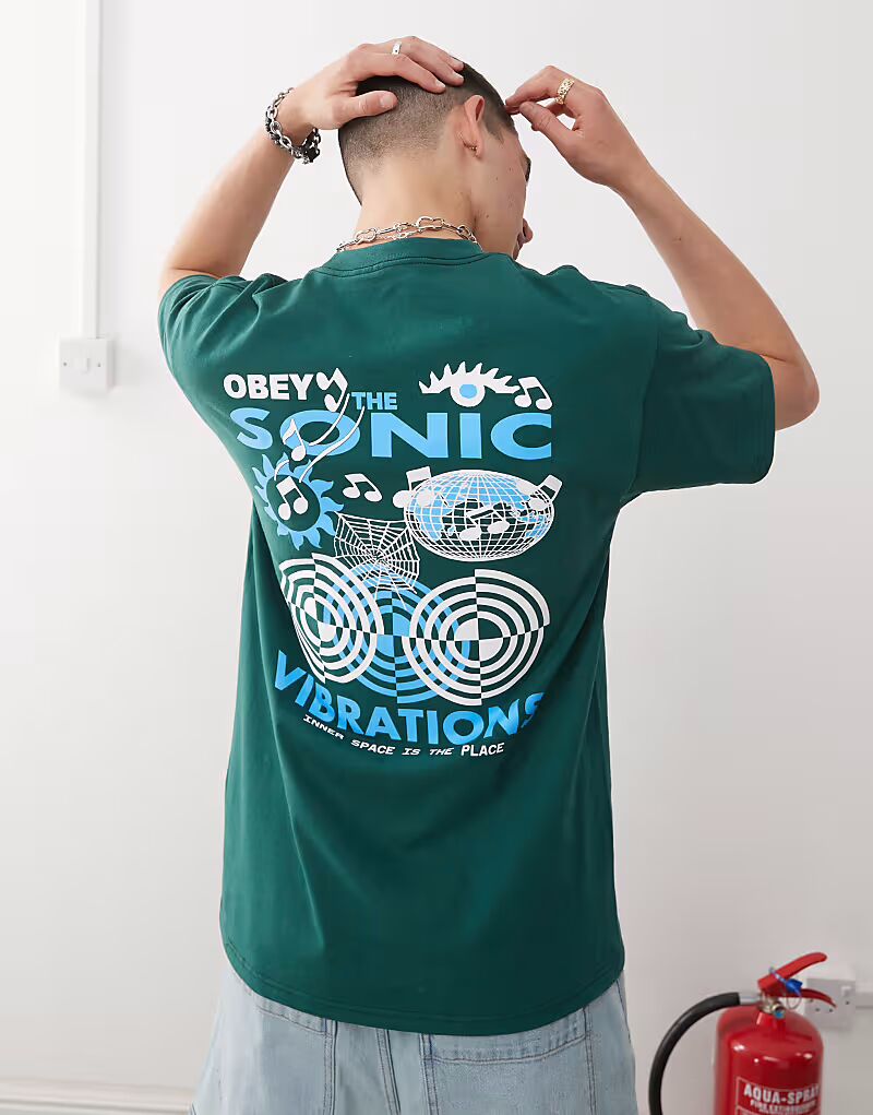 

Obey - Sonic Vibrations - Футболка темно-зеленого цвета с логотипом и графическим принтом на спине