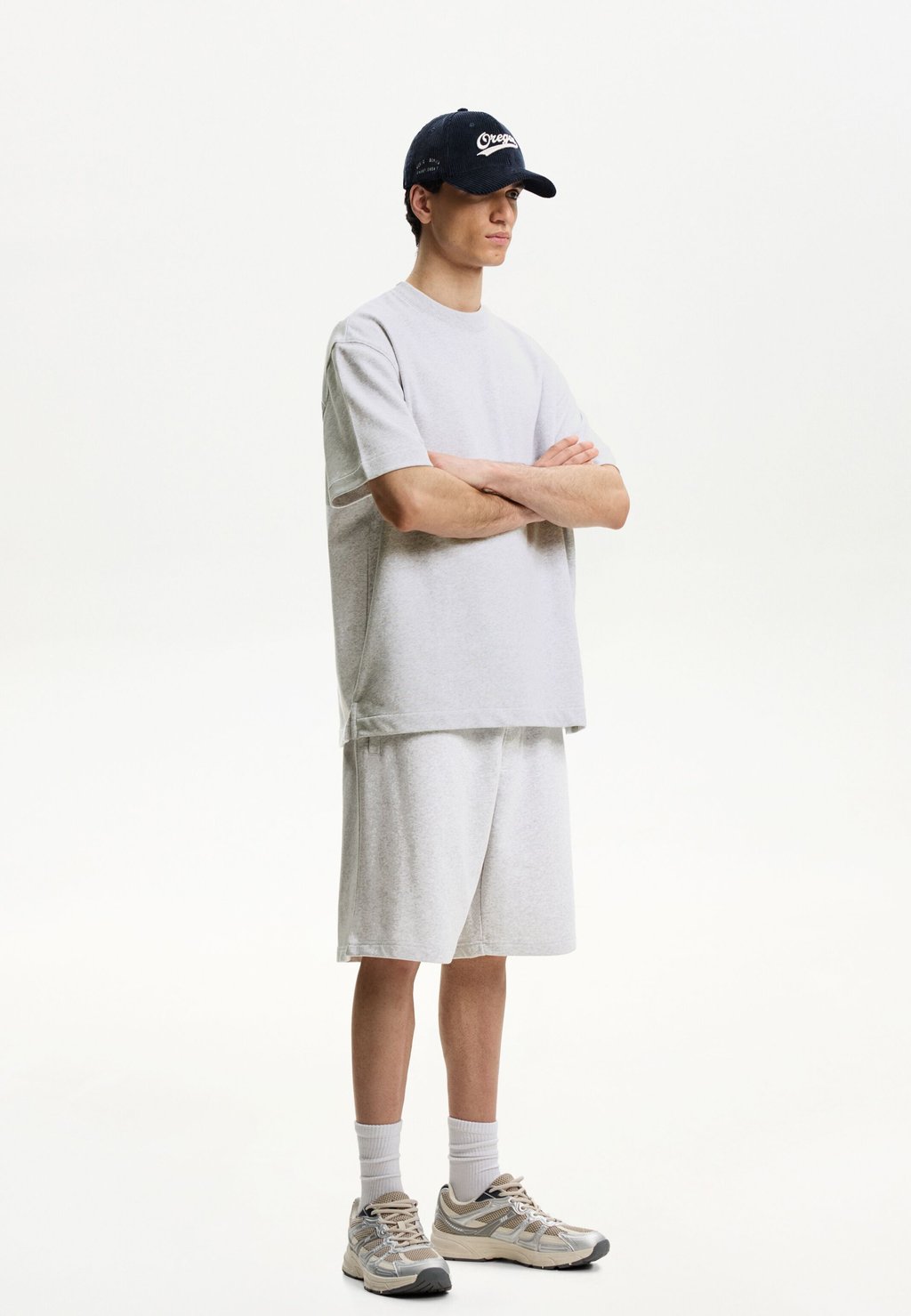 

Шорты BERMUDA Bershka, темно-серый