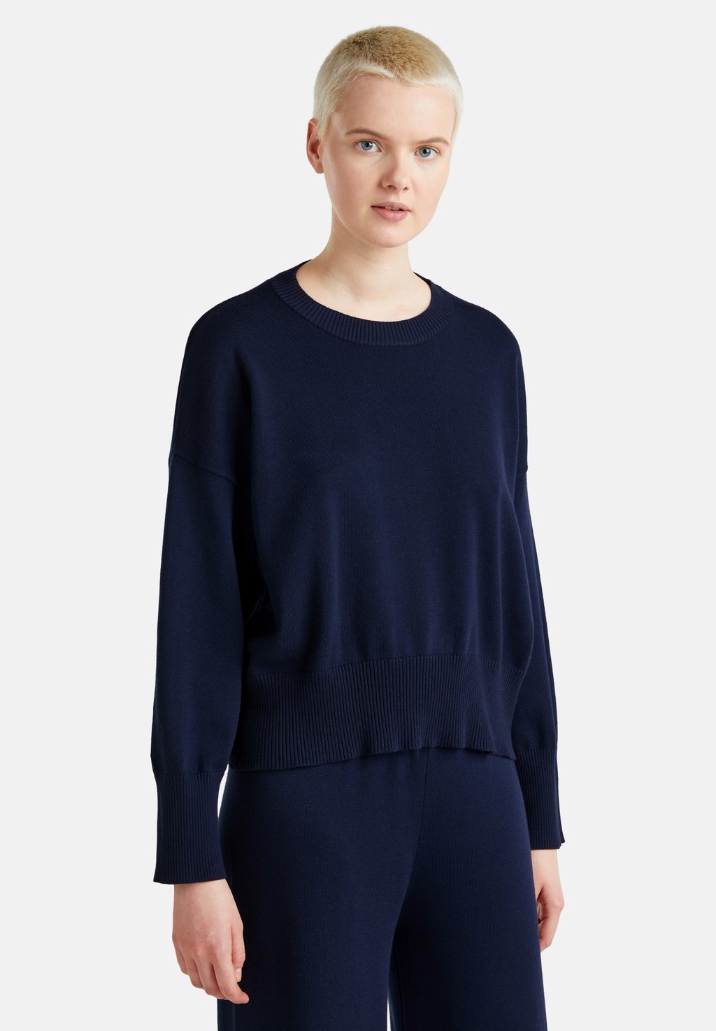 

Джемпер CREW NECK IN TRICOT United Colors of Benetton, синий