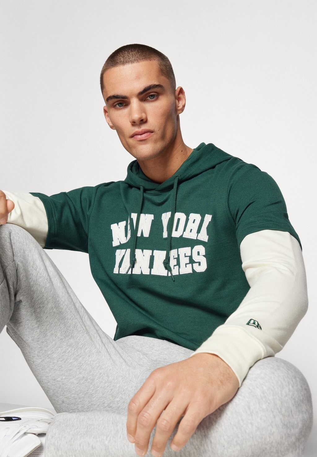

Толстовка с капюшоном MLB NEW YORK YANKEES HOODIE New Era, темно-зеленый