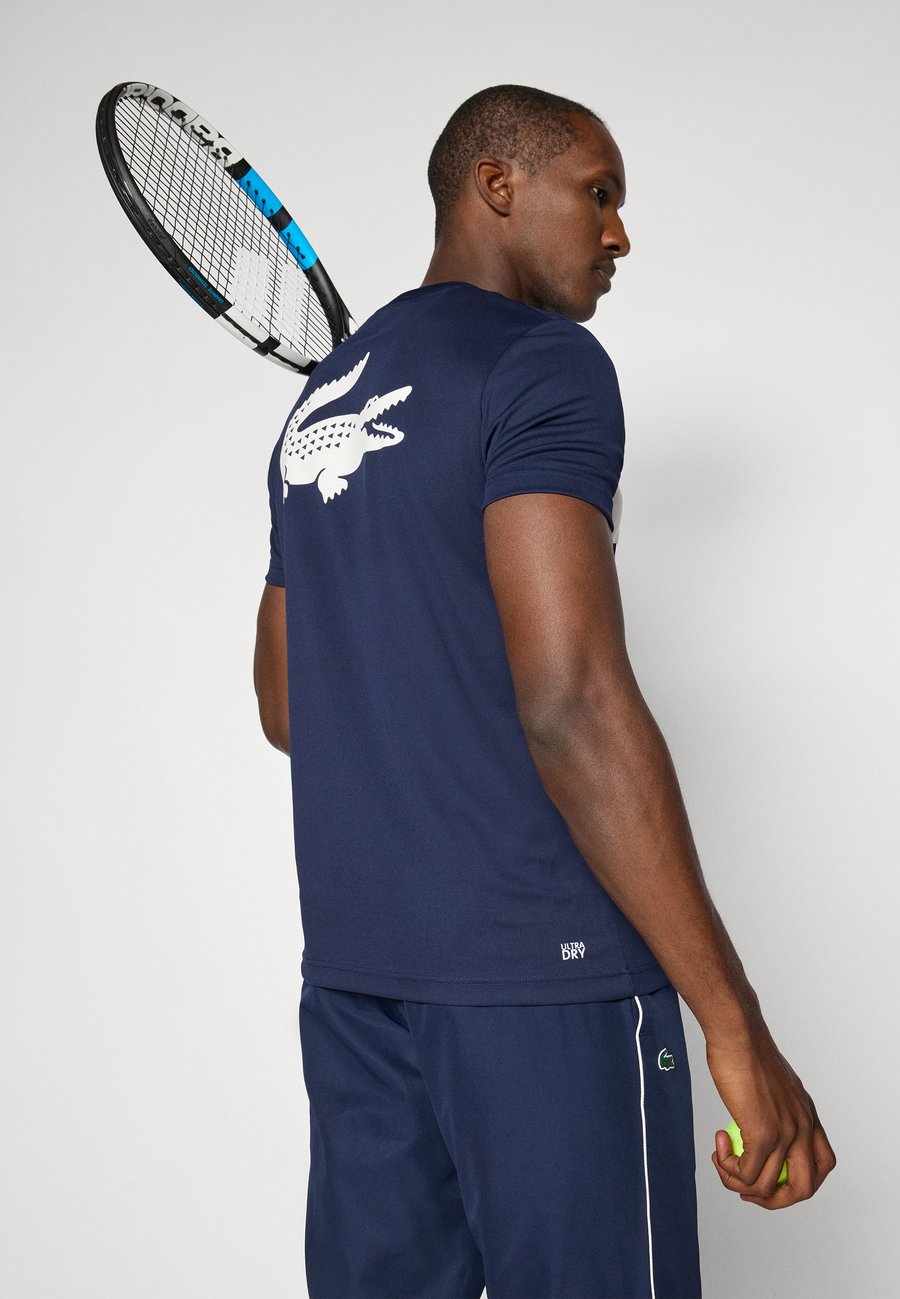 Футболка Lacoste Sport TENNIS, Navy Blue/Flour/Dark Blue — фото 4