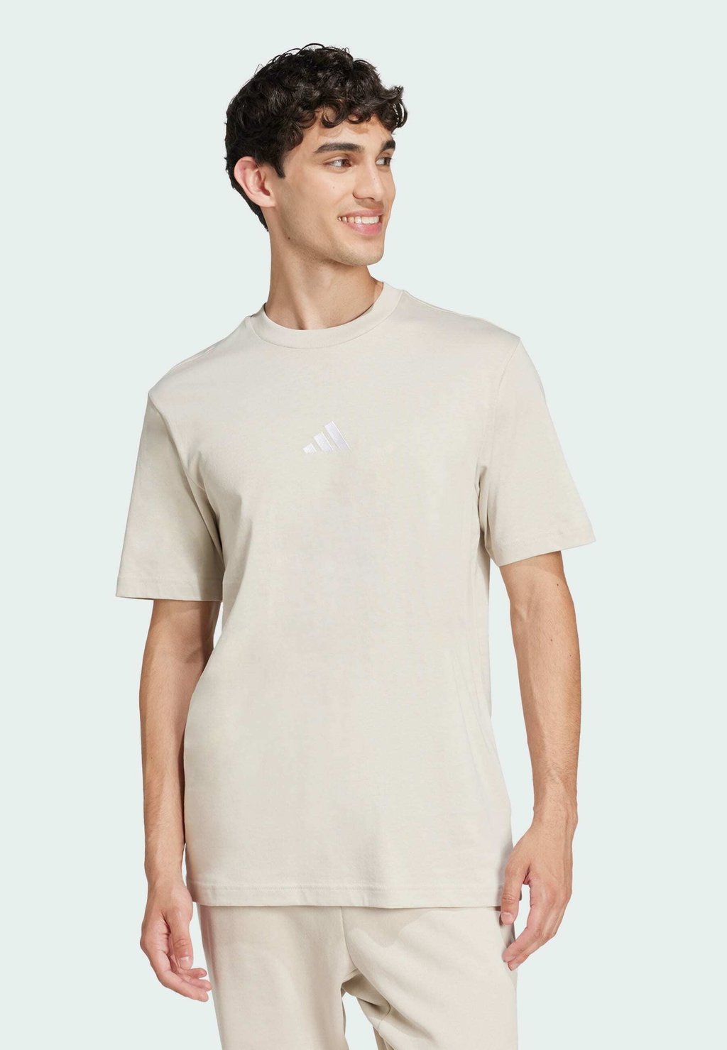 

Базовая футболка adidas Sportswear, песочный
