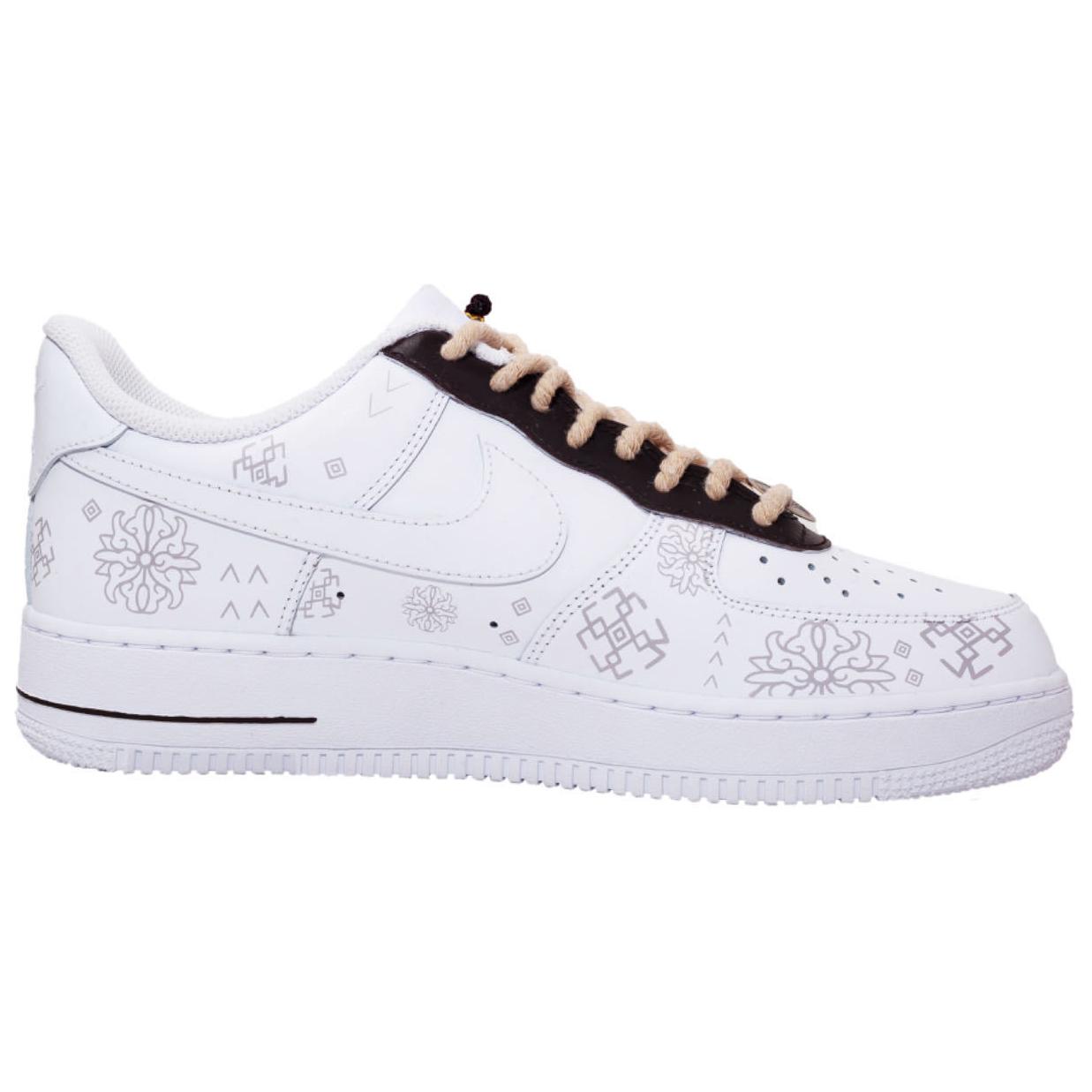 Женские скейтерские кросcовки Nike Air Force 1 Low с усиленной поддержкой, амортизацией, устойчивостью к истиранию и балансом в бело-коричневом цвете, цвет White Brown — фото 2