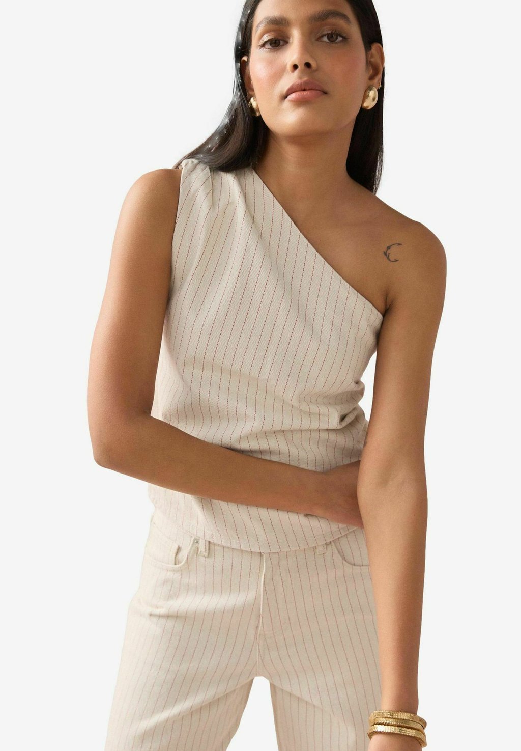 

Блуза REGULAR FIT - ONE SHOULDER - Top Next, бежевый