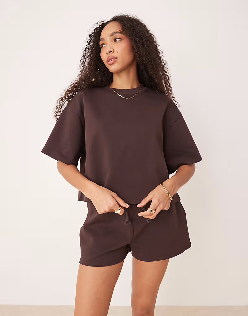 

Футболка свободного кроя из комбинезона ASOS DESIGN шоколадного цвета