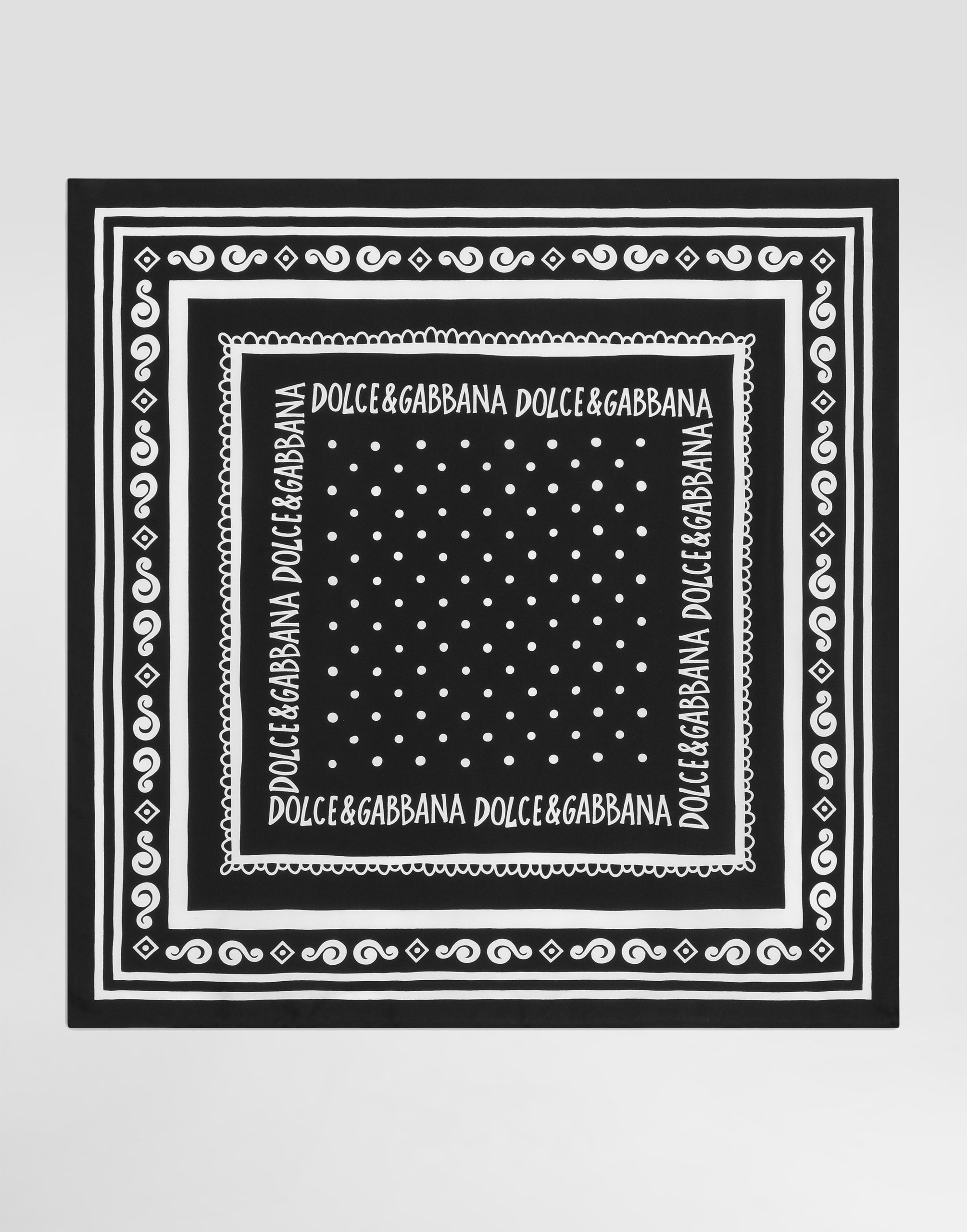 

Шелковый шарф с принтом-бандана Dolce & Gabbana, принт