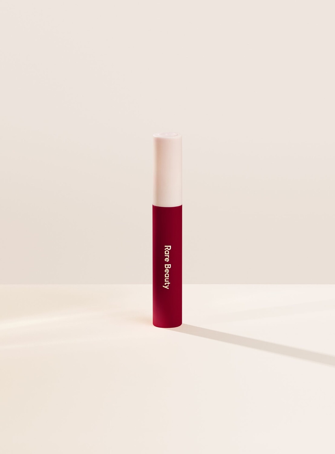 

Матовый крем для губ Lip Soufflé Rare Beauty, цвет transform/deep wine