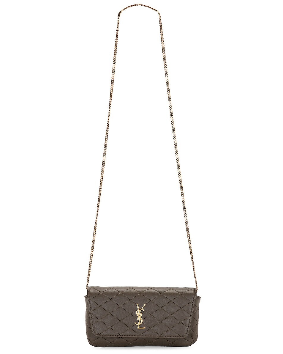 

Сумка-держатель для телефона Gaby с цепочкой Saint Laurent, цвет Light Musk