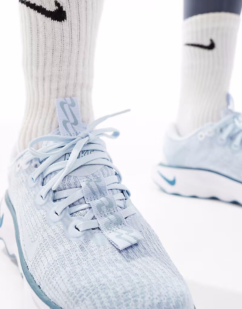 Кроссовки унисекс Nike Training Motiva светло-голубого цвета — фото 3