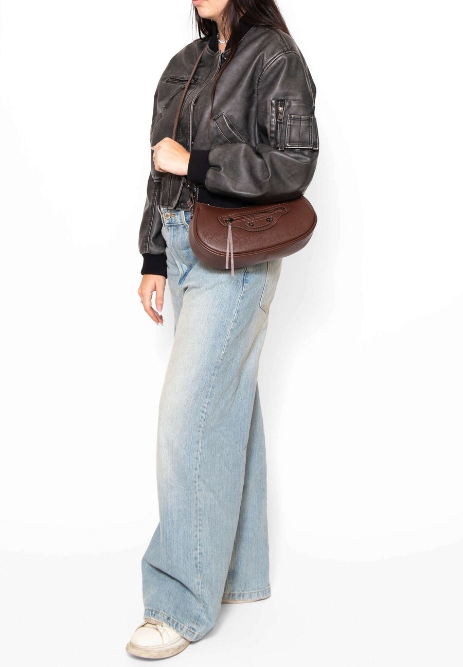 

Сумка Chiara Ferretti SHOULDER, Cioccolato/Brown