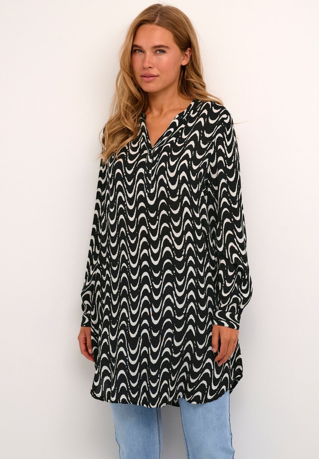 

Туника Kaffe КАМИРА, цвет black chalk graphic print