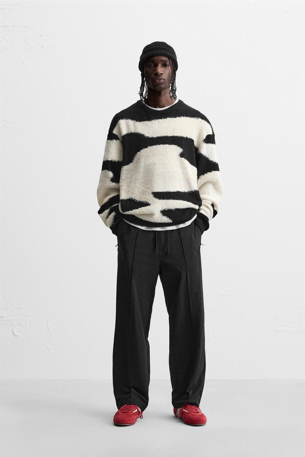 

Технические брюки с талицей в стиле jogger ZARA, черный