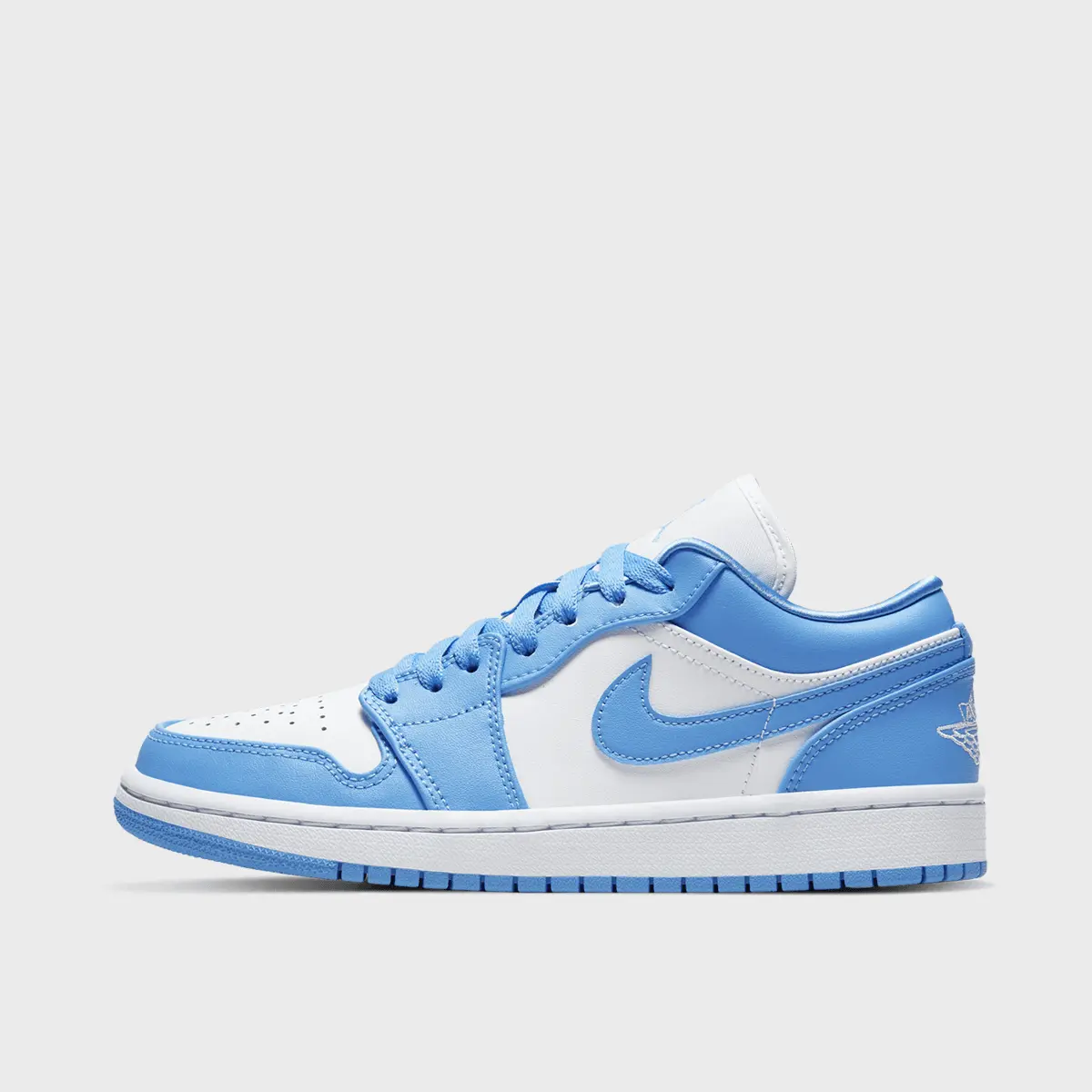 

Кроссовки Jordan WMNS Air Jordan 1 Low, синий/серебристый