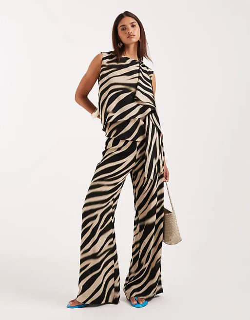 

Прямые шифоновые брюки Mango Glaciar с зебровым принтом