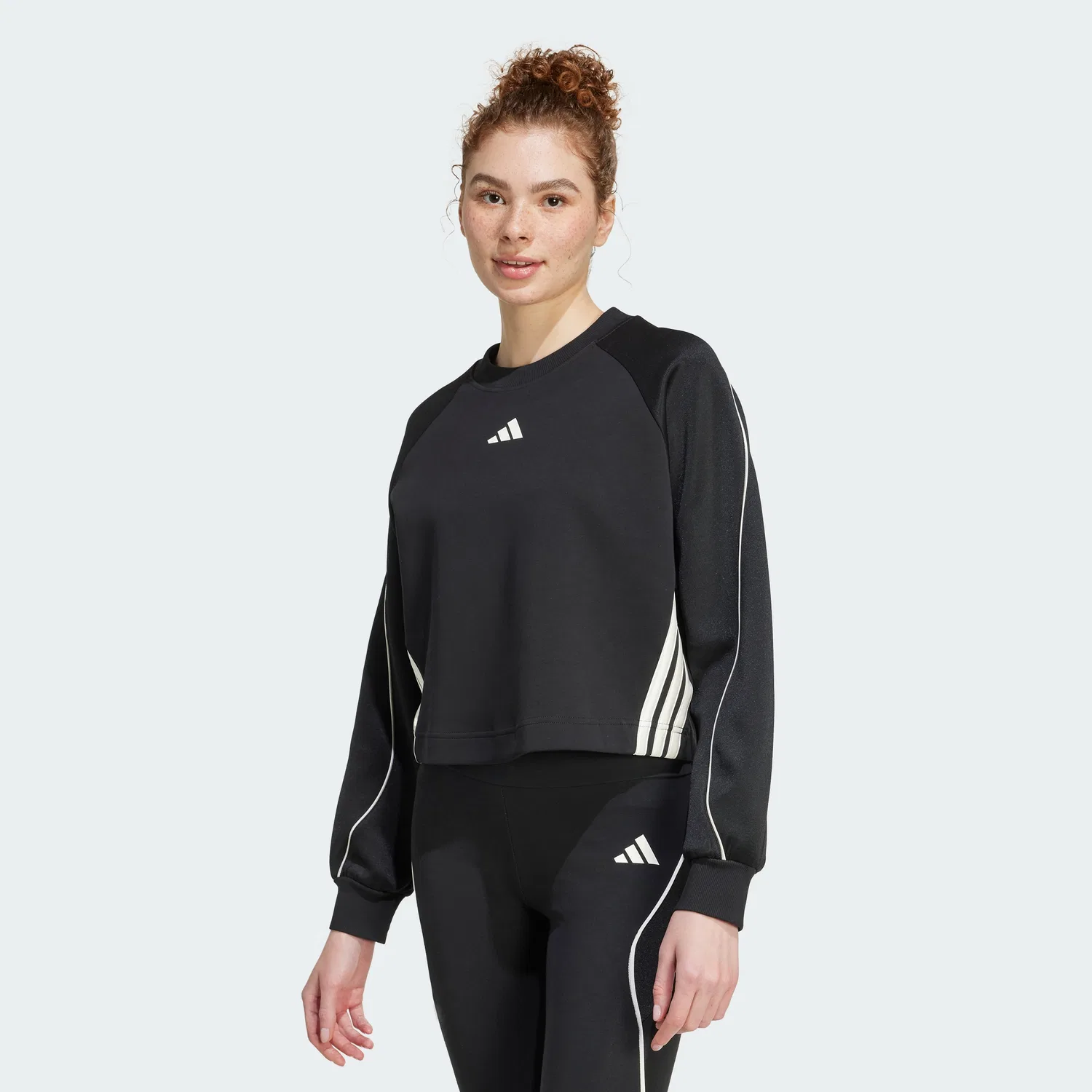 Женский свитшот Stadium 3-Stripes Crewneck от Adidas