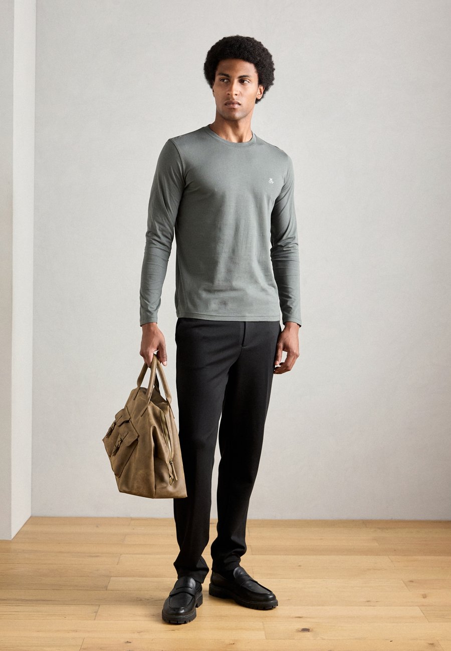 

Топ Marc O'Polo LONG SLEEVE CREW NECK ON CHEST 2 PACK, Mangrove/Dark Navy/Dark Grey