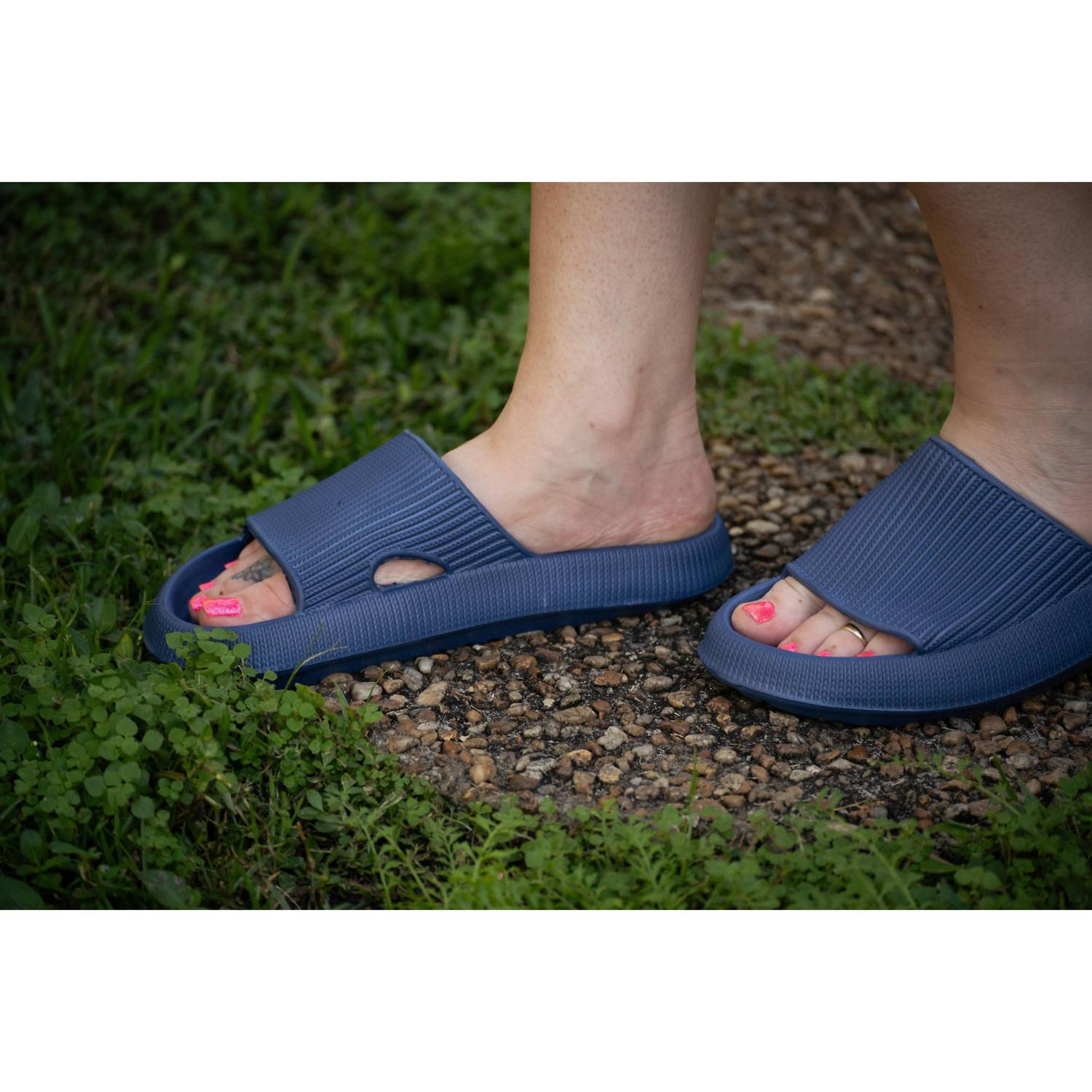 Женские невероятно удобные пляжные шлепанцы Navy Blue Julia Rose