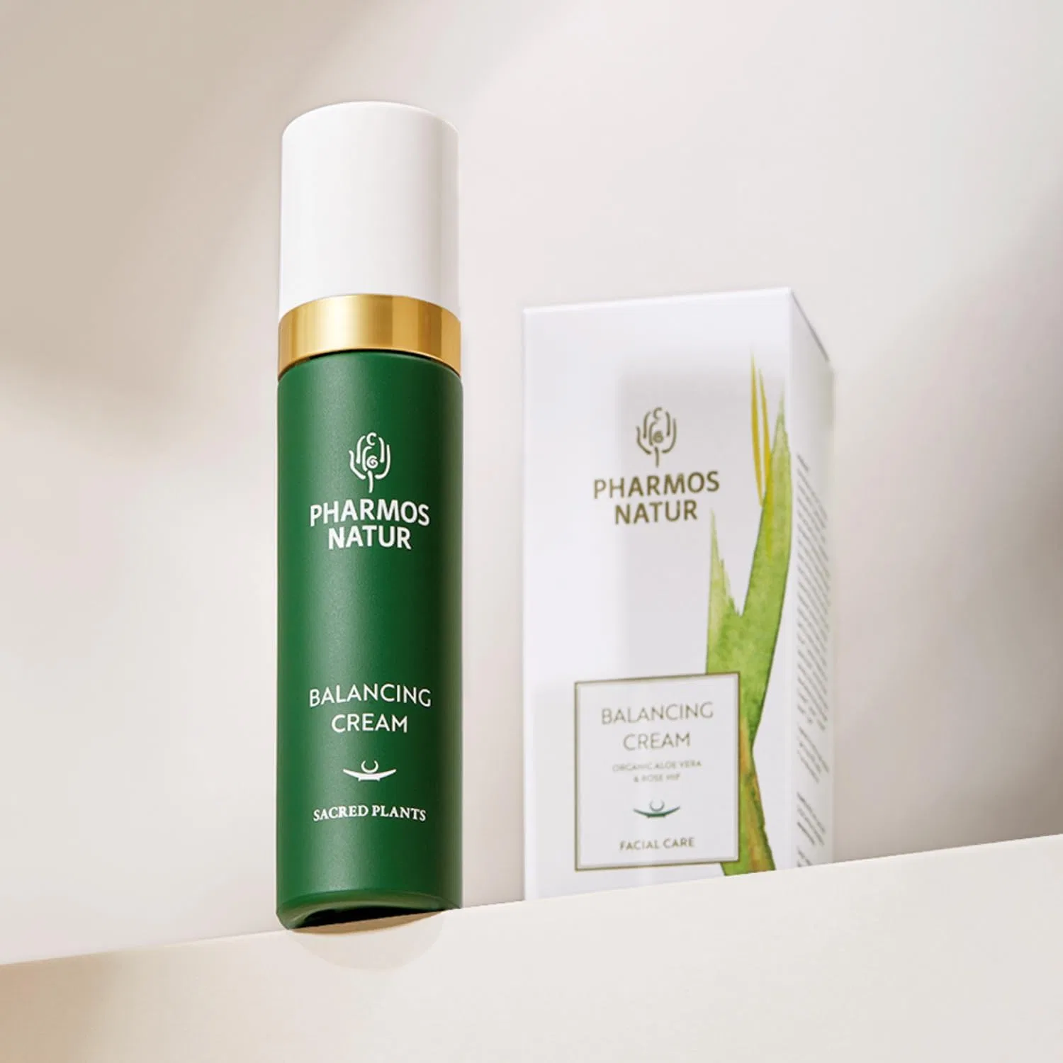 Крем для лица Pharmos Natur Green Luxury — Балансирующий Beauty, 50 мл — фото 4