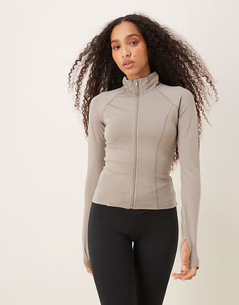 

Спортивная бесшовная куртка Gina Tricot Soft Touch на молнии оливково-серого цвета