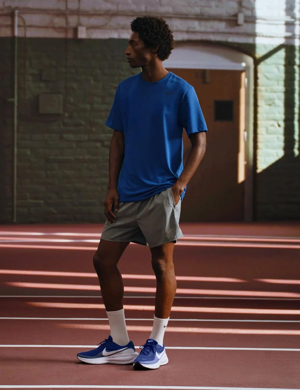 Мужские беговые кроссовки Nike Revolution 8 HJ9198, Deep Royal Blue White World In — фото 3