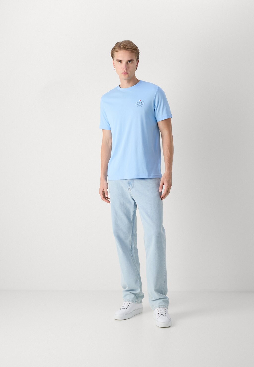 

Базовая футболка STACK TEE Tommy Hilfiger, синий