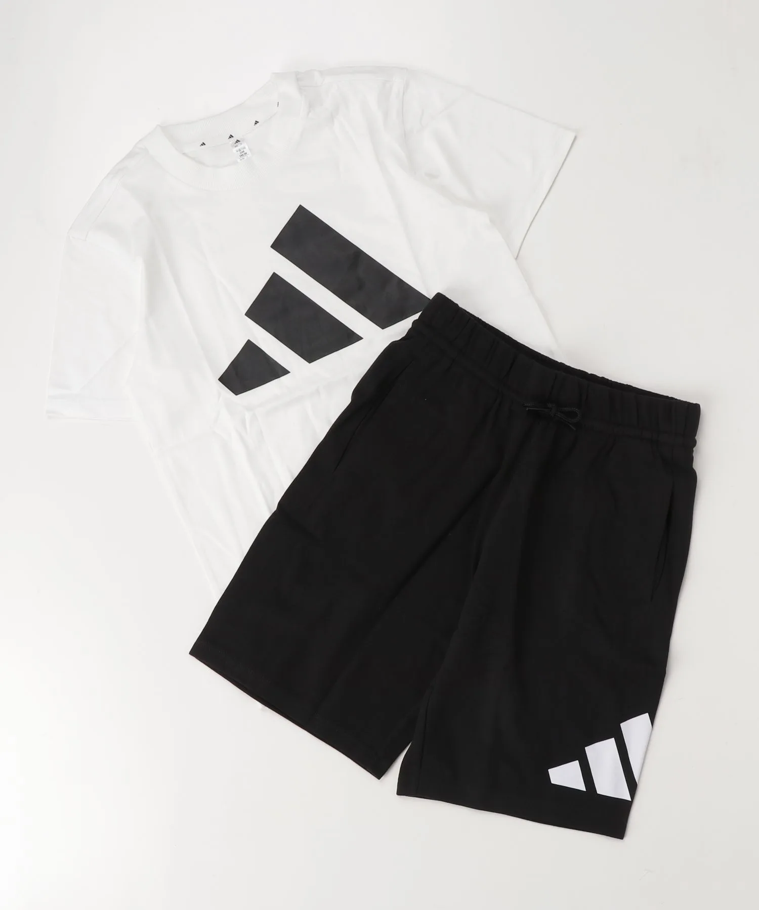 Детский комплект футболка и шорты Adidas Essentials белый с чёрным