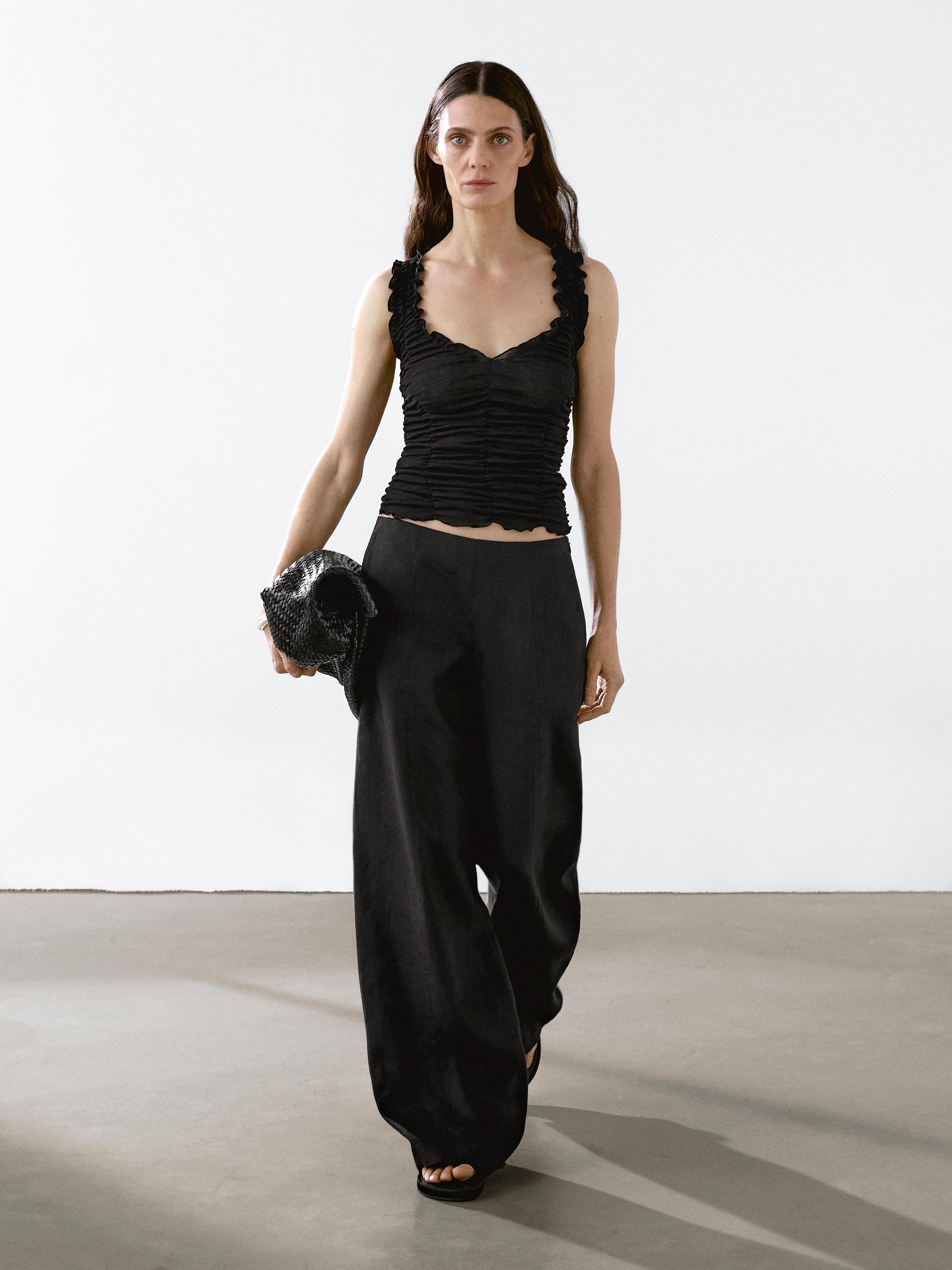 

Хлопковый топ с мятым эффектом Massimo Dutti, черный