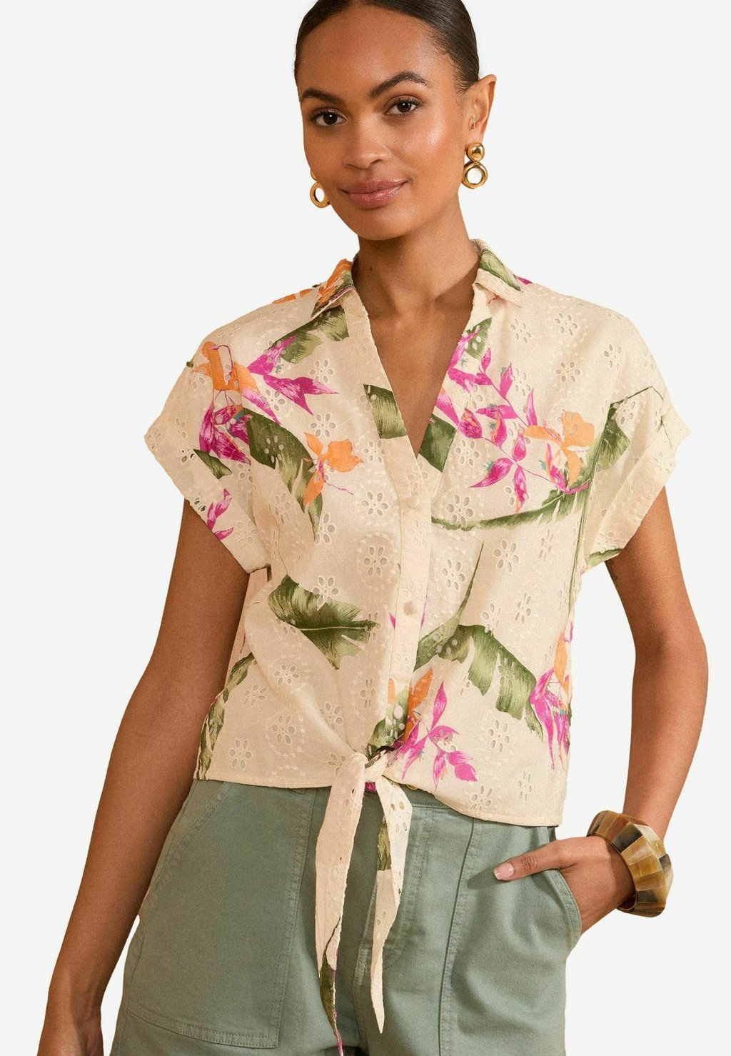

Блузка на пуговицах REGULAR FIT - TIE FRONT SHORT SLEEVE Love & Roses, белый