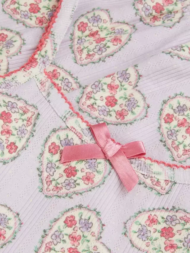 Детский пижамный комплект с короткими штанинами и ажурным принтом в виде сердечек, сиреневый Monsoon — фото 3
