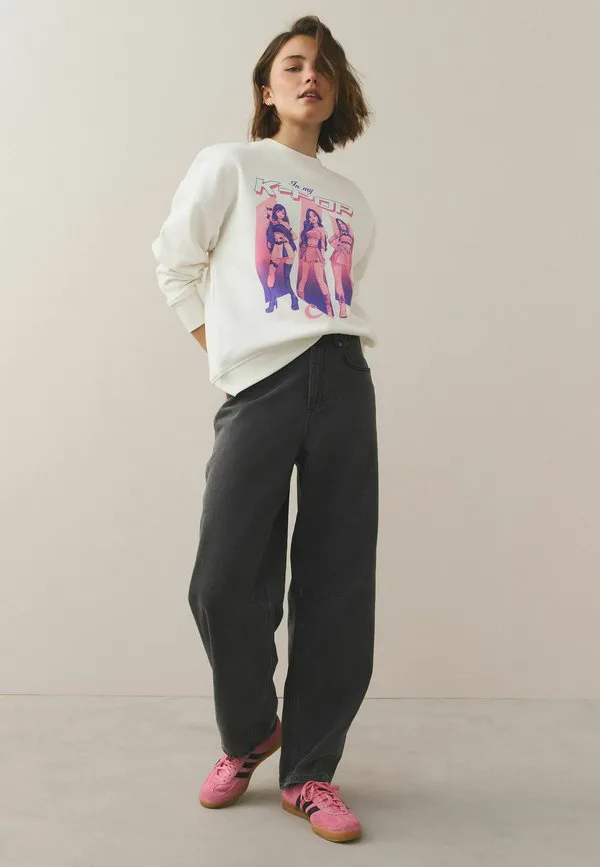 Свитшот с графическим принтом в стиле k-pop Next, White/Purple/Pink — фото 2