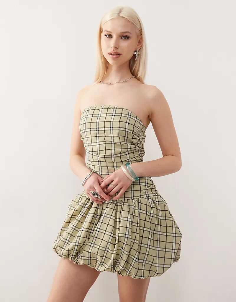 

Мини-платье-бандо Amy Lynn в светло-зеленую клетку