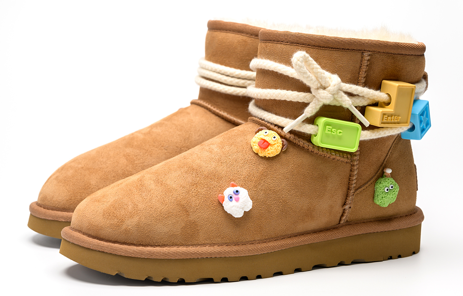 Сапоги короткие утепленные UGG, коричневый — фото 4
