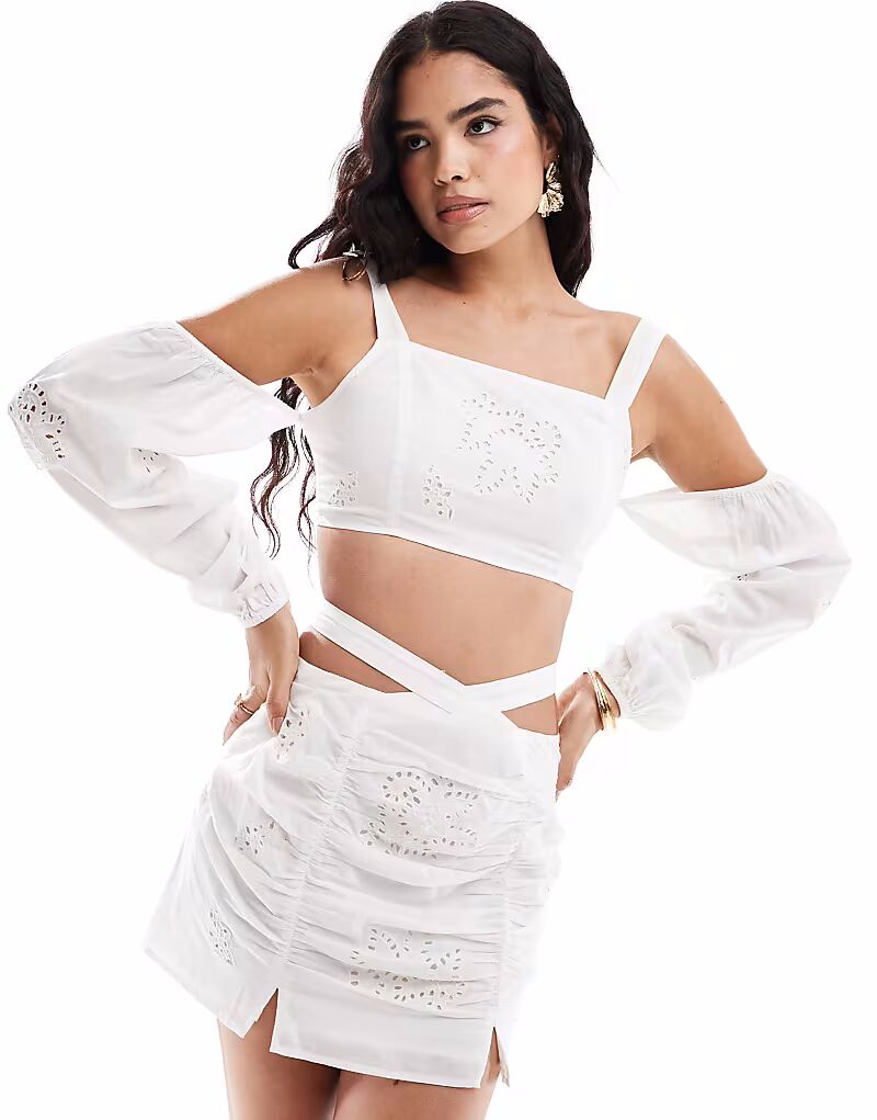 

Белый топ-комбинезон с вырезом ASOS DESIGN