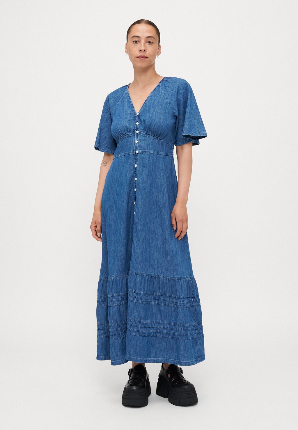 

Джинсовое платье FLUTTER ALYSSA - Maxi dress GAP Petite, синий