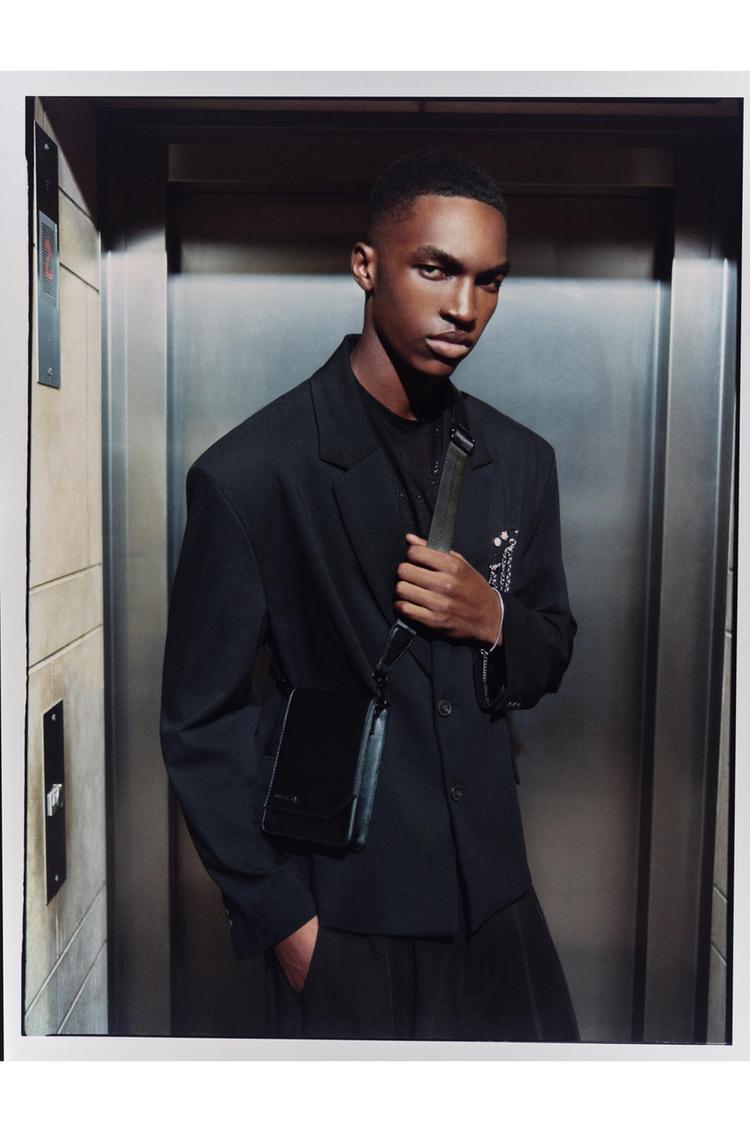 

Сумка через плечо с клапаном Pull And Bear, черный