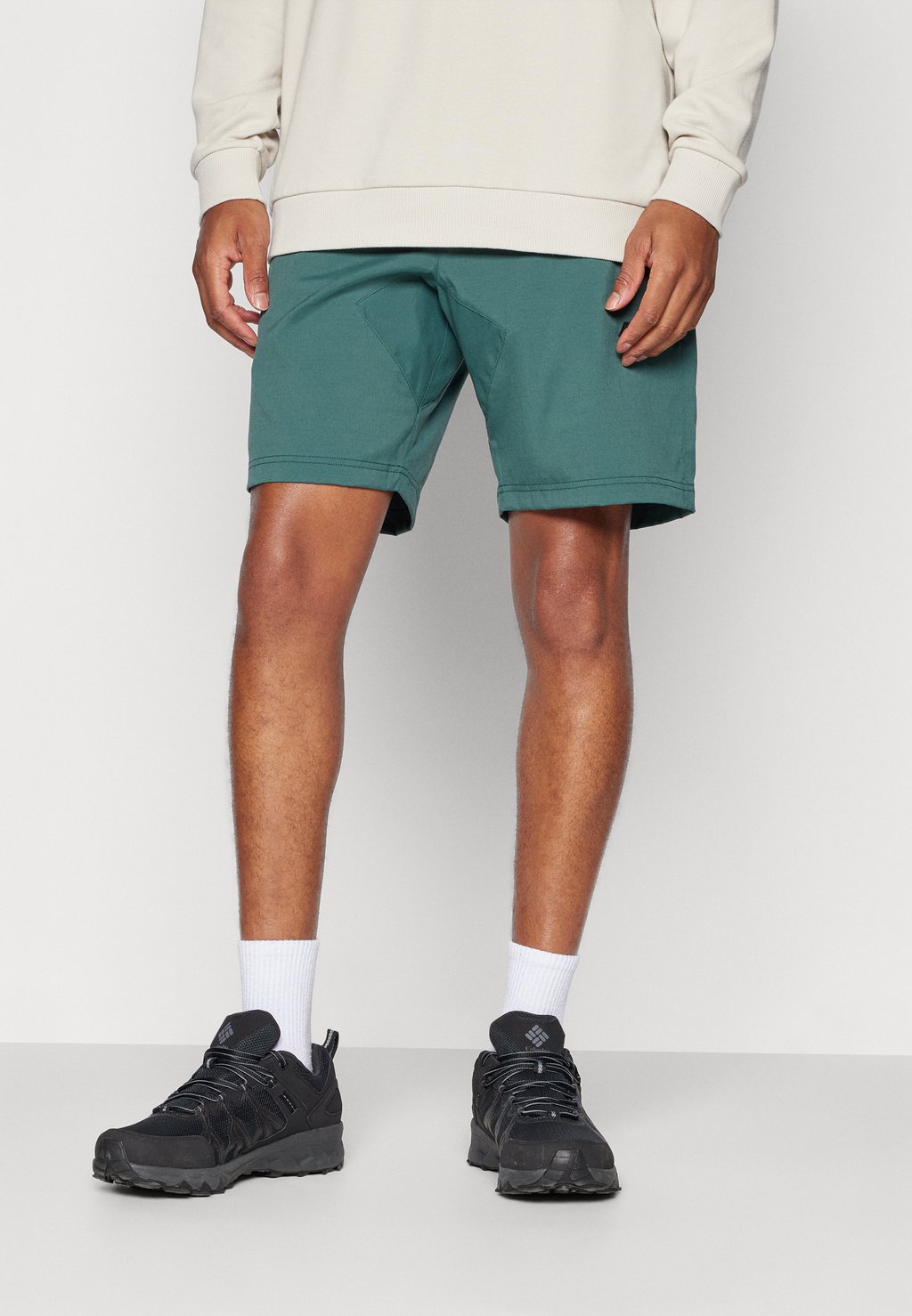 

Спортивные шорты SUNNED PEAK SHORT UNISEX Berghaus, темно-зеленый